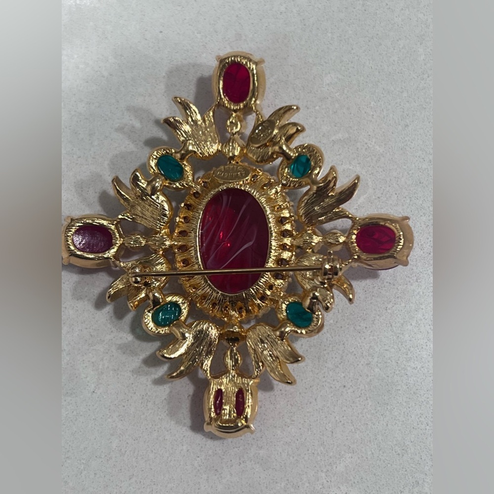 Gold Crystal Ruby- Emerald With Ruby Center Flaw … - image 2